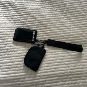lululemon dual wristlet